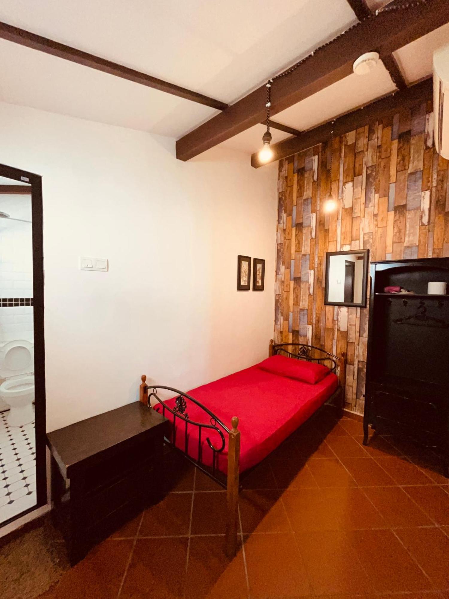 New Great Shanghai Female Hostel George Town Eksteriør billede