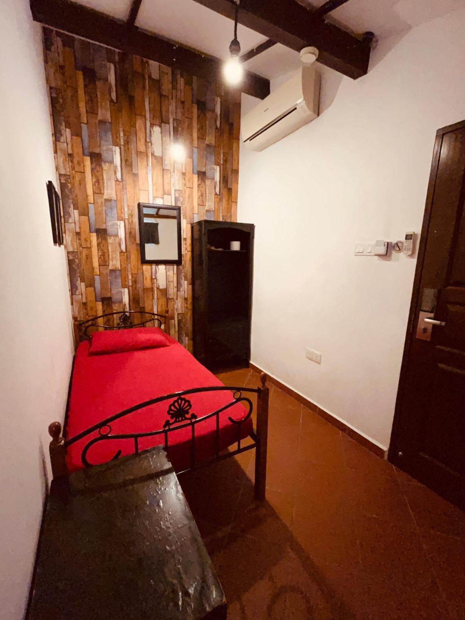 New Great Shanghai Female Hostel George Town Eksteriør billede